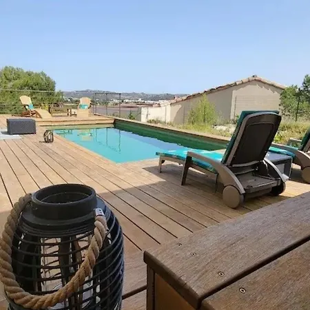 Famara بيت للعطل