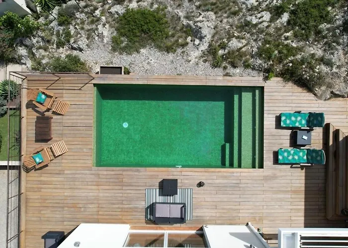 Famara *